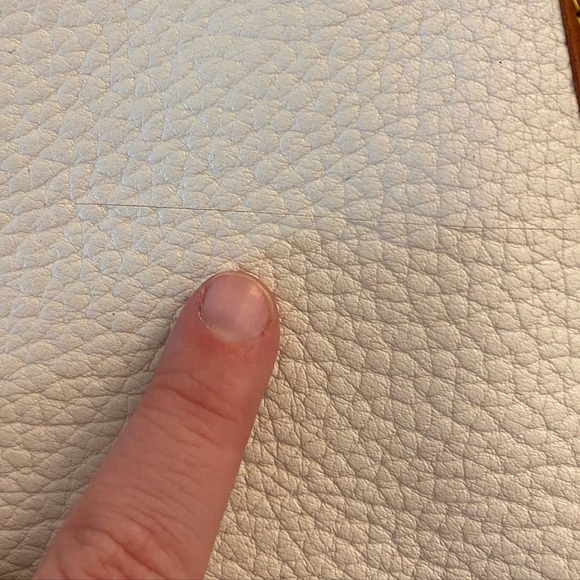 SOLD VINTAGE DOONEY & BOURKE CROSSBODY - Picture 7 of 9